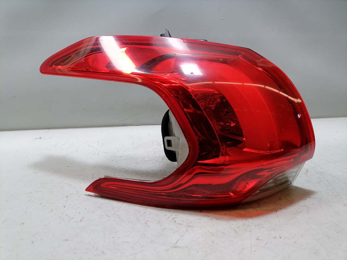 Peugeot 2008 original R&uuml;cklicht R&uuml;ckleuchte Schlussleuchte links Bj.2014